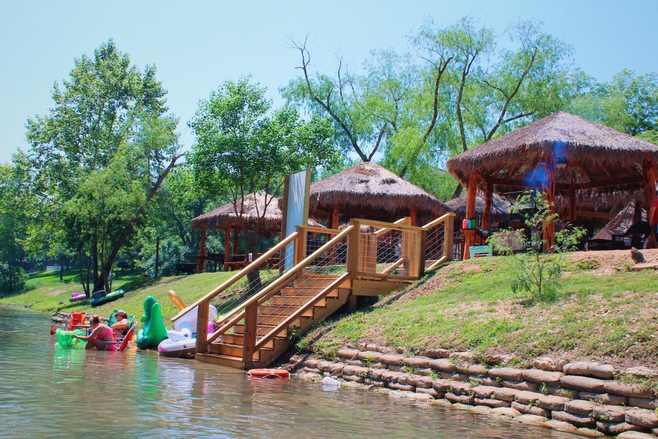 Son'S Guadalupe Glamping Tents - Adorable Riverside Glamping Tents Perfect A Family Getaway! New Braunfels Exterior photo